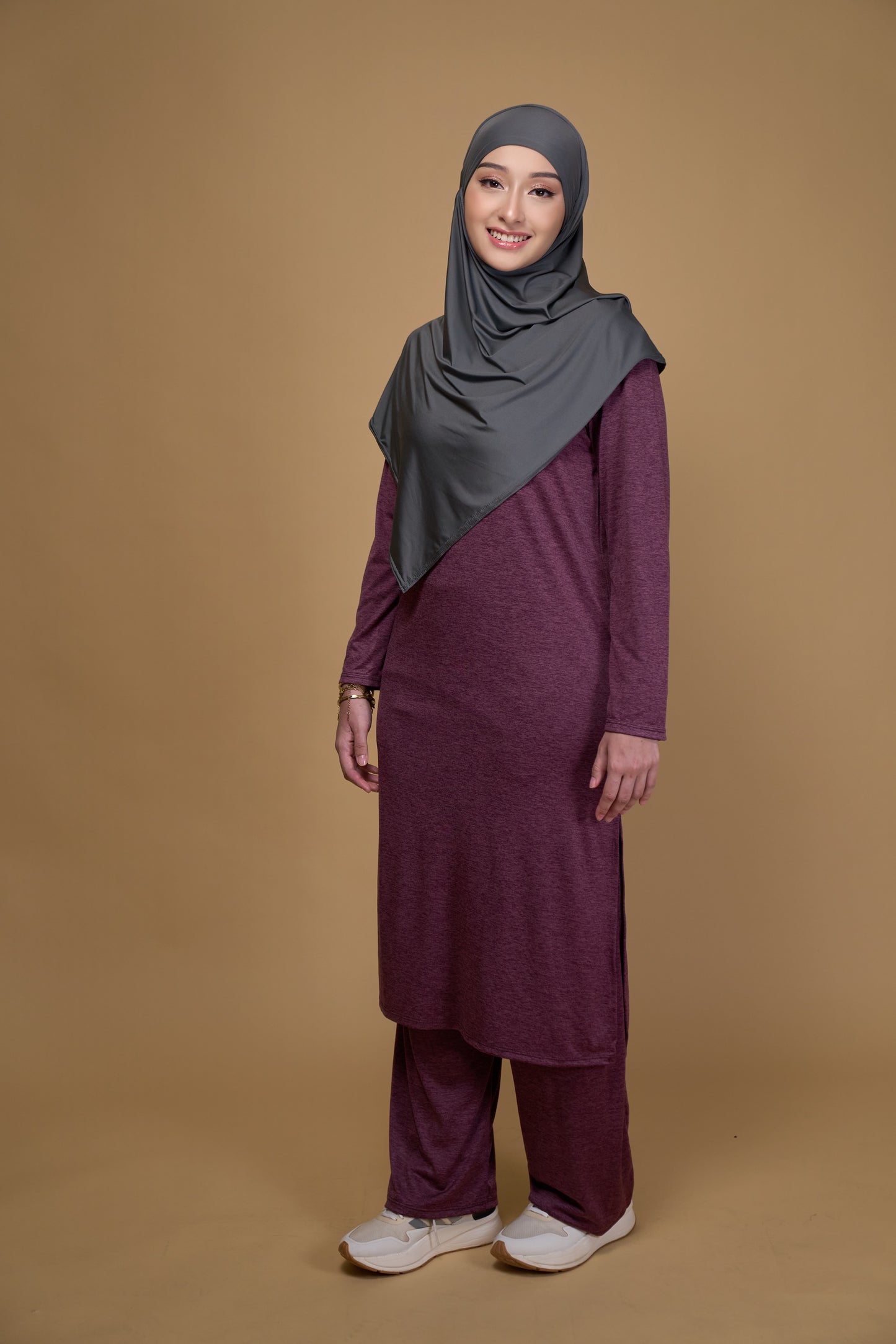 Santai long suit in dark maroon